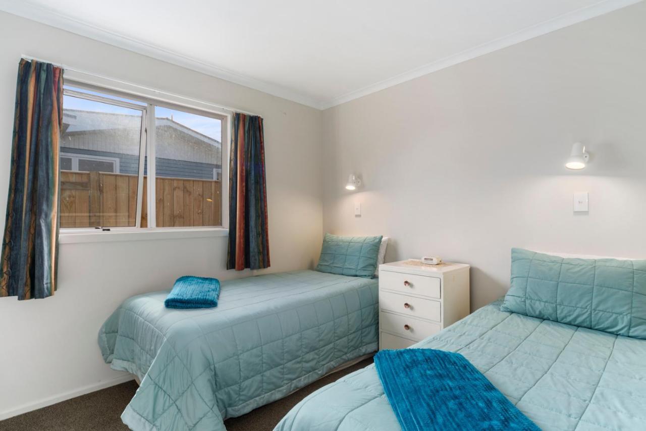Rainbow Lake House - Lake Taupo Holiday Home Dış mekan fotoğraf
