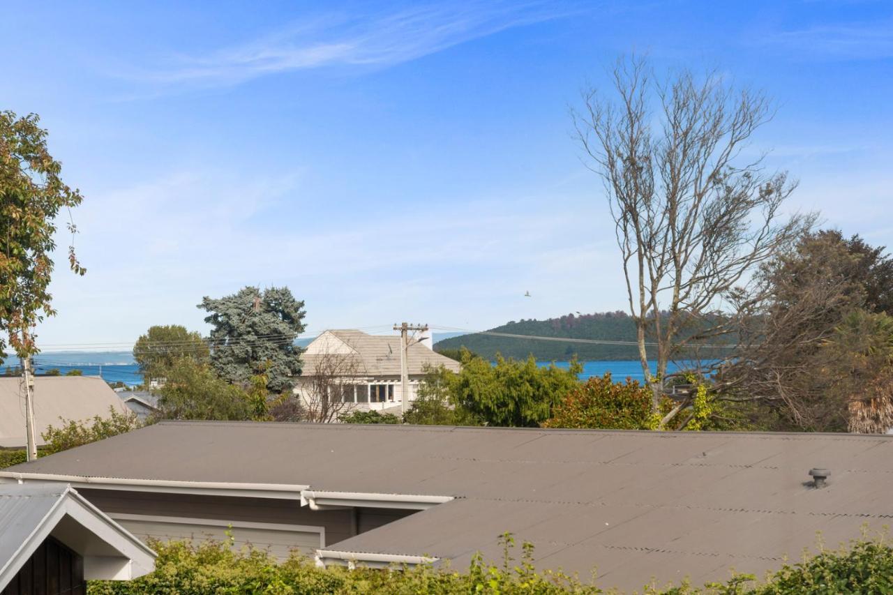 Rainbow Lake House - Lake Taupo Holiday Home Dış mekan fotoğraf