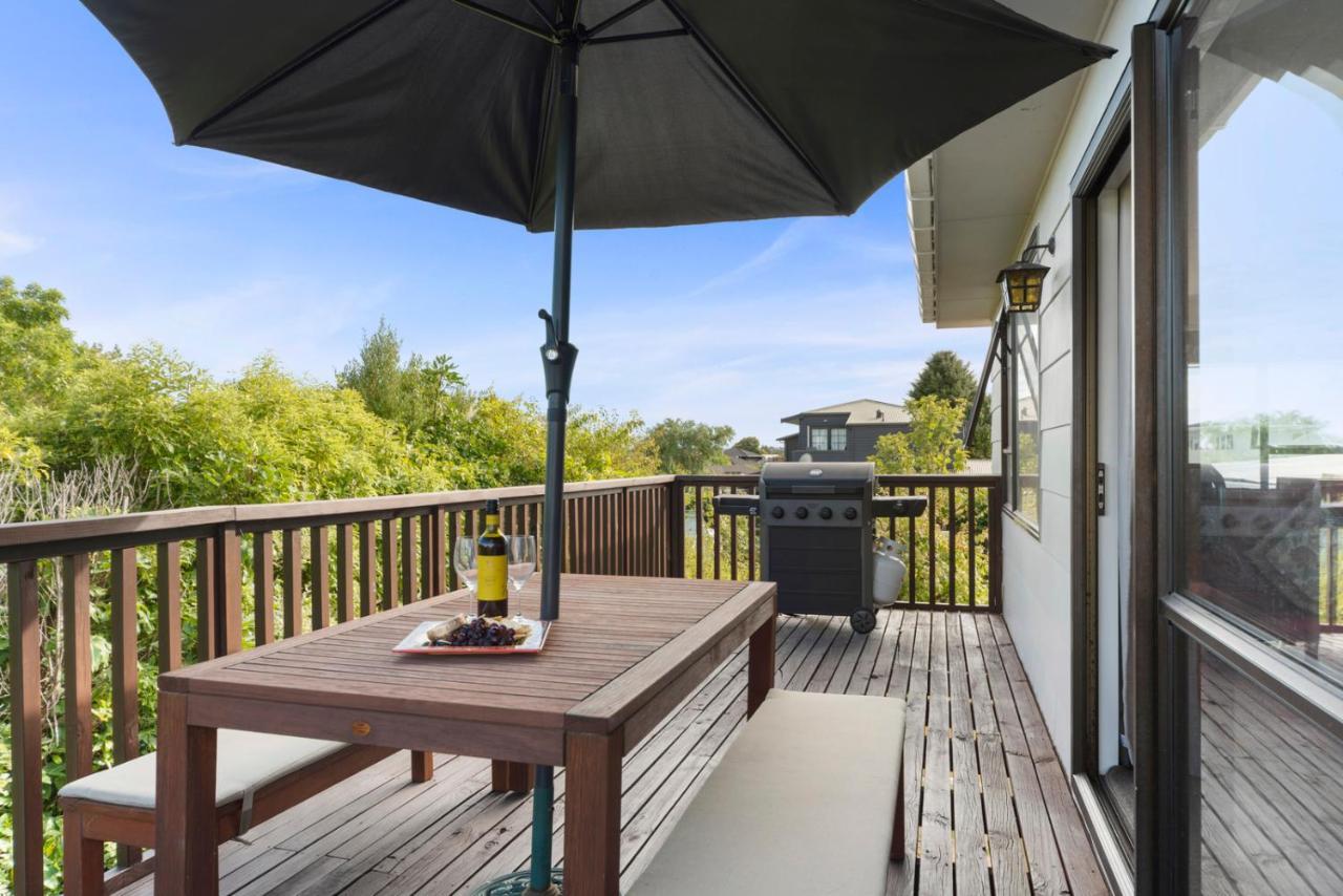 Rainbow Lake House - Lake Taupo Holiday Home Dış mekan fotoğraf